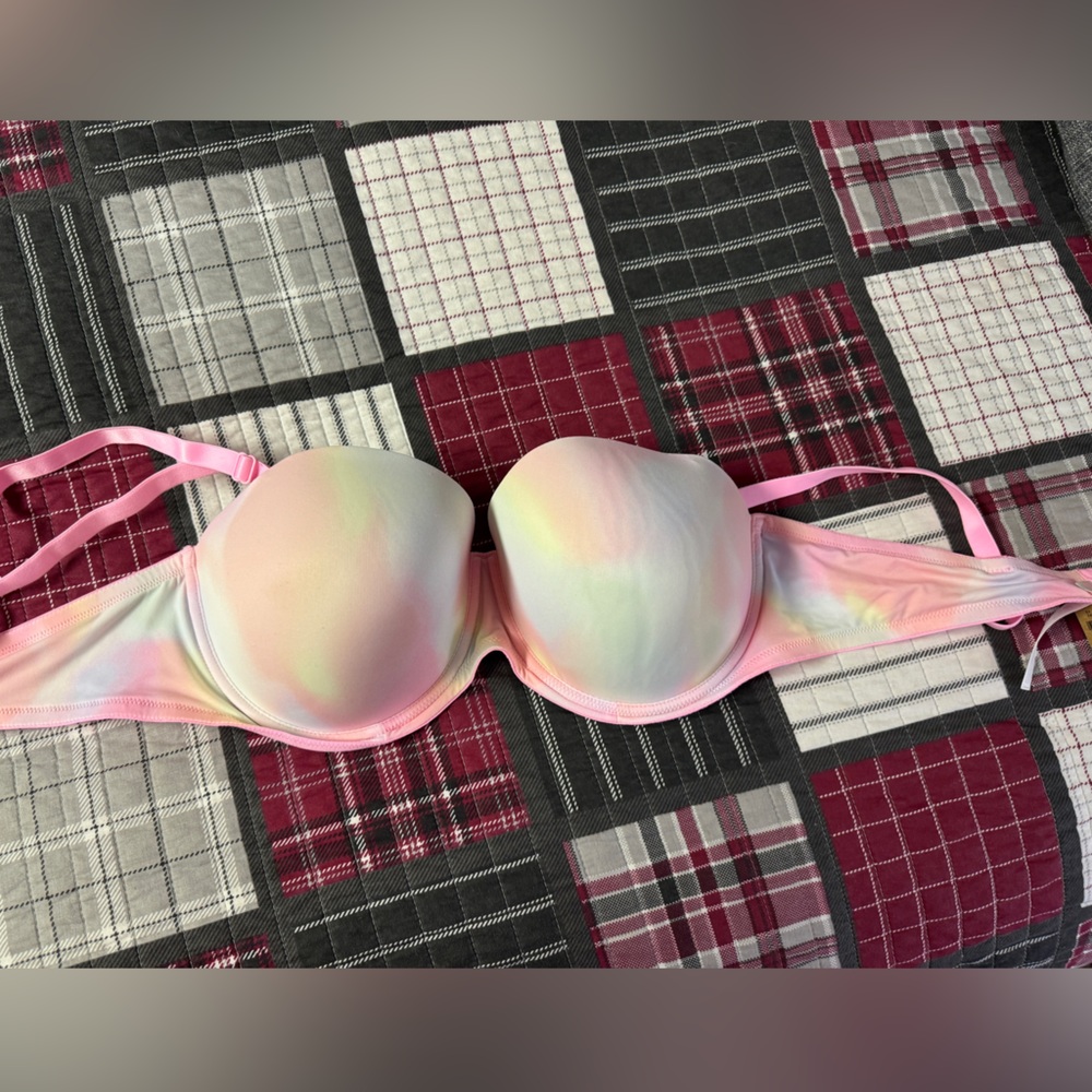 Pink! Victoria’s Secret 40D! NWT!!